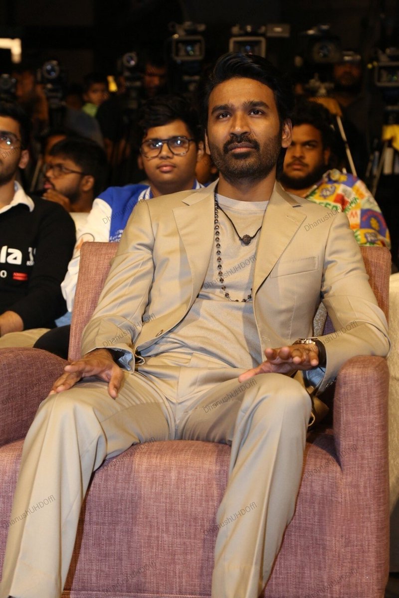 dhanushUHD_offl's tweet photo. #RaayanPreRelease Event Stills !!
#Raayan | #RaayanFromJuly26 | @dhanushkraja https://t.co/EWaRZrnHqF