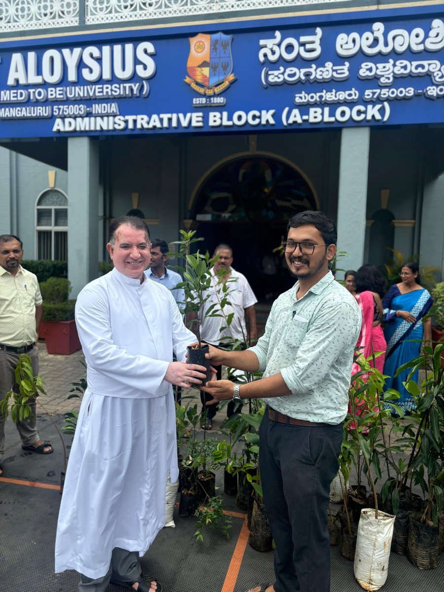 SACMangaluru's tweet photo. Fruit tree plantation drive was organized on the 20th of July 2024 for the teaching and non teaching faculty of St Aloysius (Deemed to be University) as a part of making Mangalore a fruit city, an initiative by St Aloysius Institutions, Mangaluru #Mangaluru #Mangalore #fruittrees https://t.co/SHv0x6EHaW