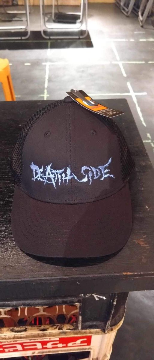 8/17（土）新宿ロフトで行われる「BURNING SPIRITS ~CHELSEAの日」にて、DEATH SIDE NEW T-shirtsとメッシュキャップ販売致します。
よろしくお願いします！
