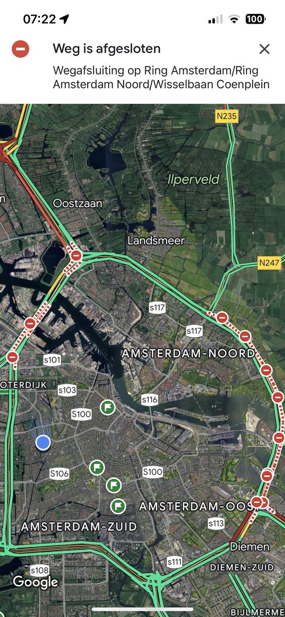 guidoz's tweet photo. Bij dit soort afsluitingen mis ik de specialisten bij @Rijkswaterstaat die er werkten voordat ze met pensioen gingen. Maar ook de @Vervoerregio Amsterdam heeft duidelijk totaal gebrek aan deskundigen. #infarct A10 https://t.co/BsMizLznSV