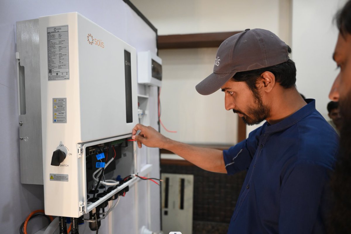 Solis_Inverters's tweet photo. #SolisTraining in #Pakistan: Our first #training sessions in Gujranwala and Lahore were a hit! 🌞 Join us as we continue our mission to empower solar professionals.  Learn from experts, network, and become a certified installer. We're revolutionizing solar energy in Pakistan.  📌 Register now: [https://t.co/IejJKIxOJh] | Read more: [https://t.co/uG6xbH1eO1]

#solisinverter #solarenergy