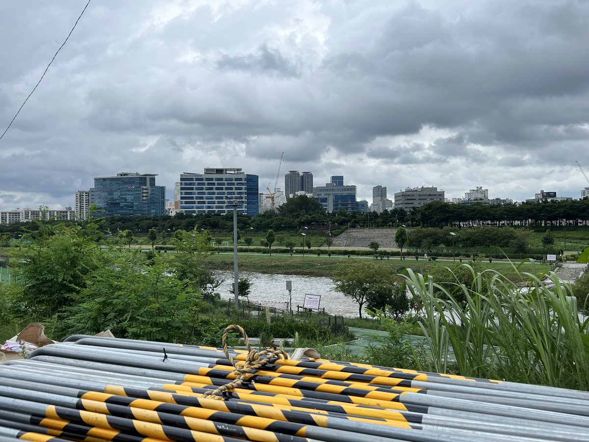 Beside China Joshua Bar
#JOSHUA #조슈아 
#SEVENTEEN