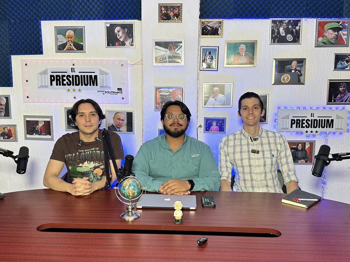 Politikmnte's tweet image. ¿𝙌𝙐𝙀 𝙎𝙄𝙂𝙐𝙀 𝙋𝘼𝙍𝘼 𝙇𝙊𝙎 𝘿𝙀𝙈𝙊𝘾𝙍𝘼𝙏𝘼𝙎? 🔵

Este domingo @JoeBiden anunció su retiro de la contienda presidencial en Estados Unidos 🇺🇸.

A raíz de este suceso, su reemplazo se rumora pudiera ser por Michelle Obama o Kamala Harris.

¿Qué sigue? Para eso nos…