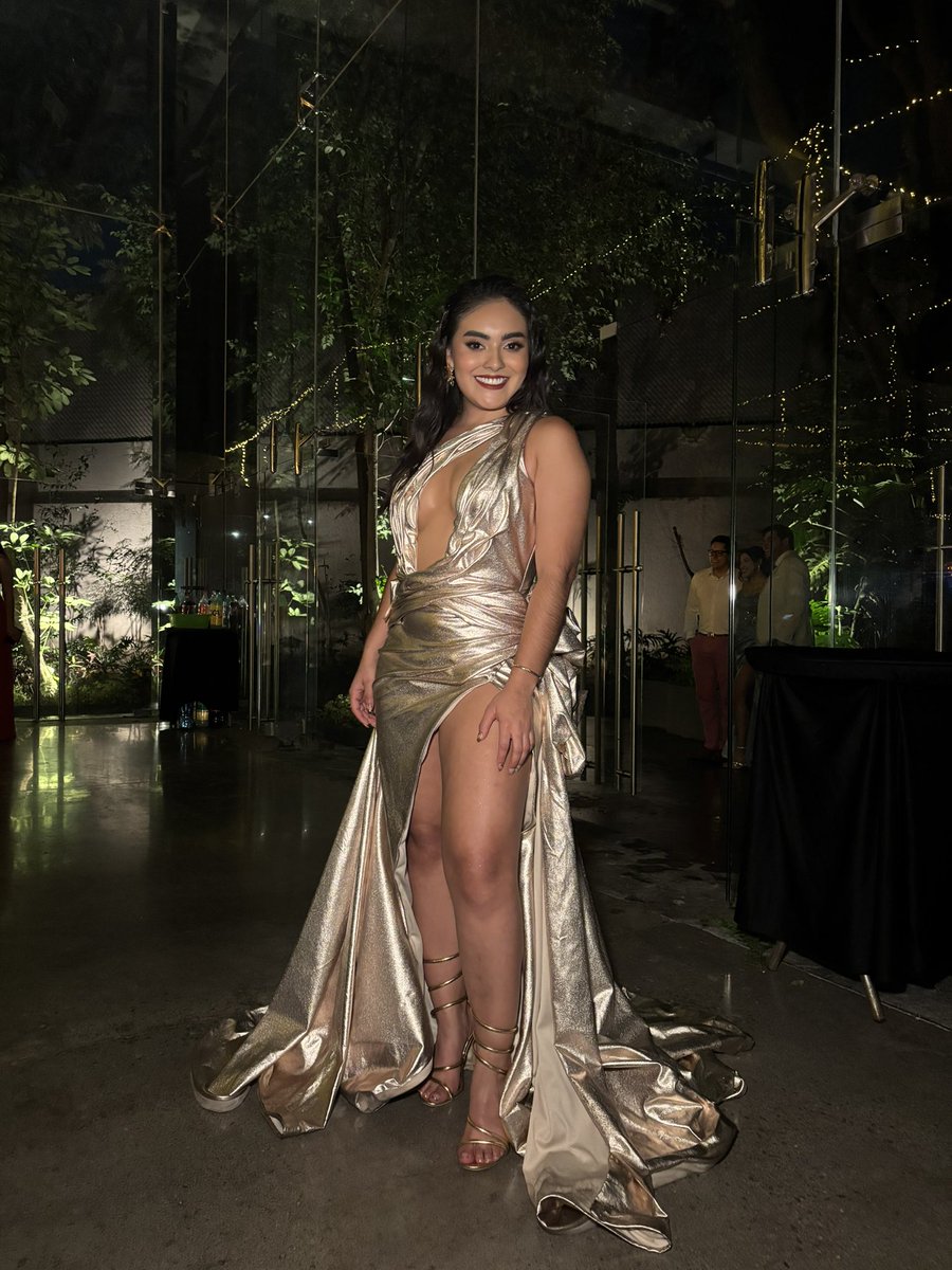 CibGre's tweet photo. Mi look de graduación estuvo top, lo voy a compartir en todos lados y nimoderrimo ✨ https://t.co/DRjoqEfLOy