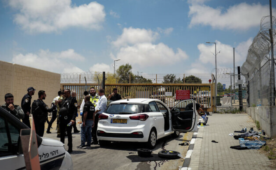 TracTerrorism's tweet photo. #Canadian National Shot and Killed by the Israeli Security Forces After Attempting to Target Them in a Knife Attack, #Netiv #HaAsara, Negev, Southern #Israel
Read more: https://t.co/0SfVCtBYb6 https://t.co/Try7l3MqKV
