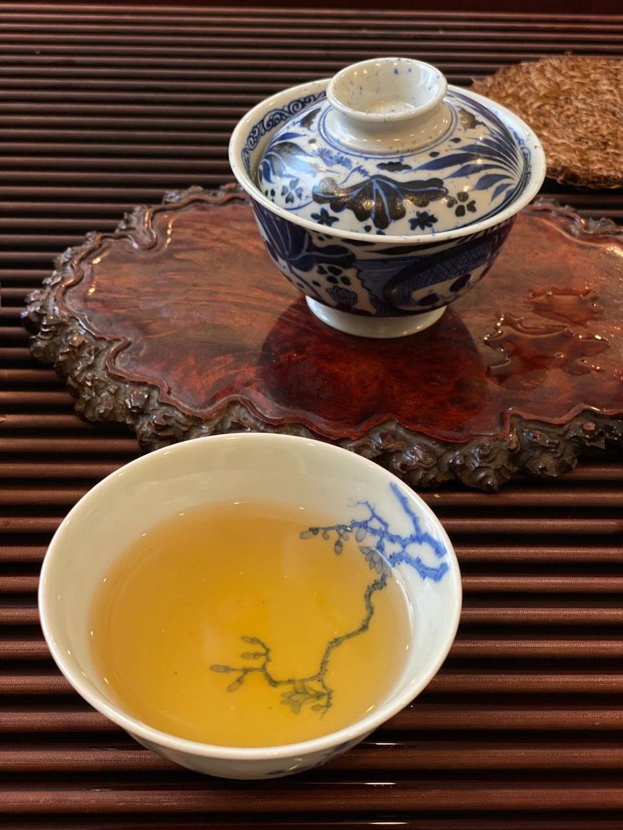 Start a new chapter with tea, a new cup of "tea", wishing you good luck in the years to come.
Firewood, rice, oil and salt, poetic fireworks, and a cup of tea, I wish you and me a better life.