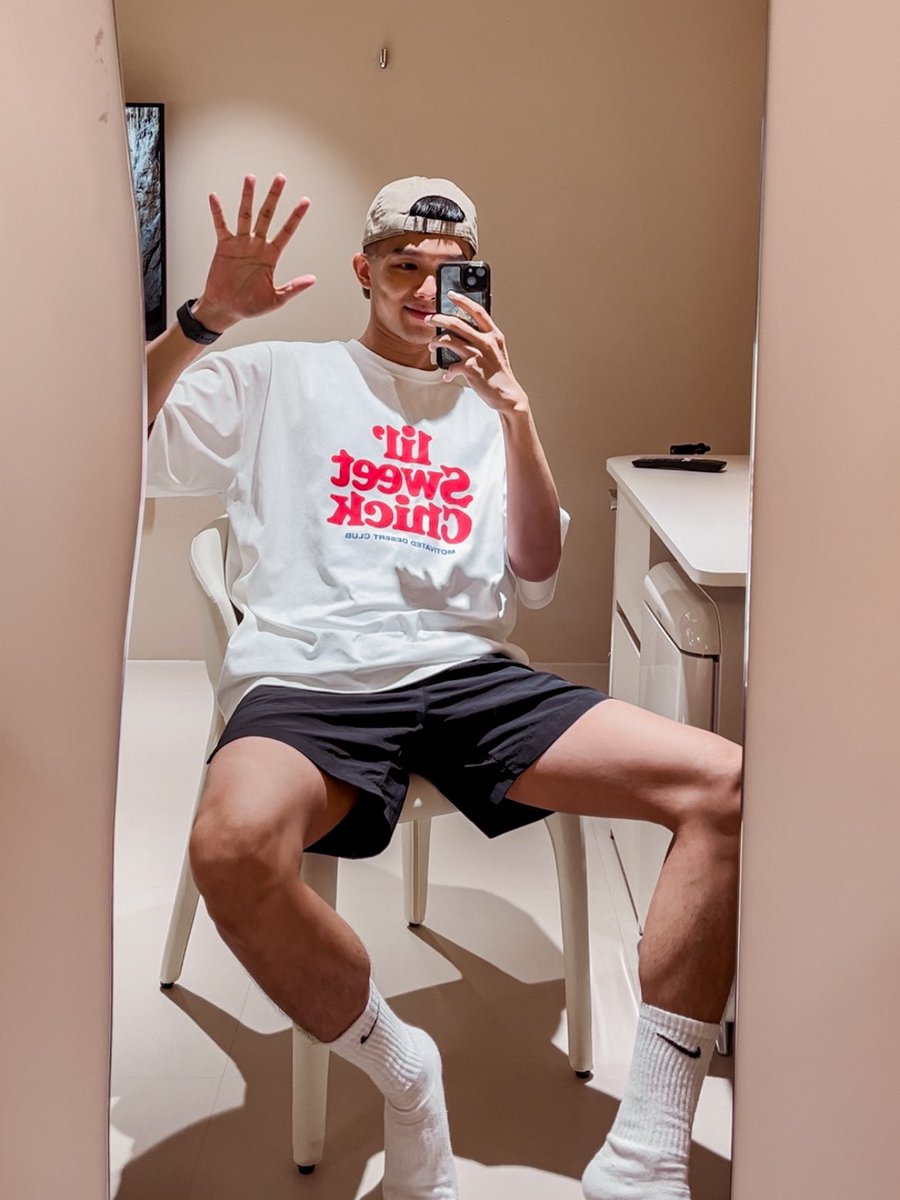 這天氣一出門就是
內褲濕襪子也濕