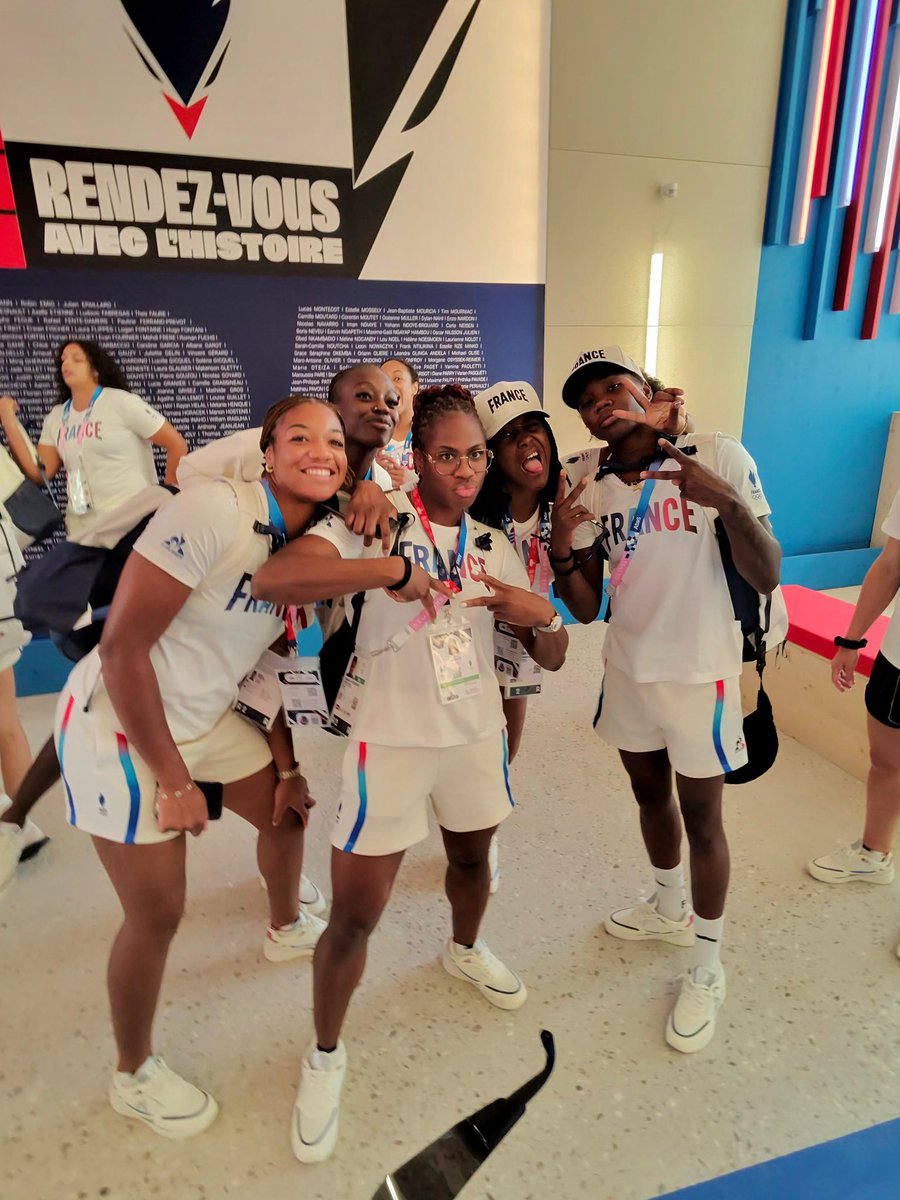Proud to have designed the France wordmark used by the <a href="/EquipeFRA/">Equipe France</a> for #Paris2024. Thanks to <a href="/WConranDesign/">WConranDesign</a> <a href="/joachimroncin/">joachim</a> for your trust.

Best wishes to 🇫🇷🥇🥈🥉