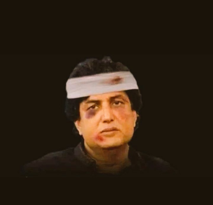 ArslanIshaque19's tweet photo. حاجی خلیل الرحمن قمر آدھی رات کو آمنہ عروج کو بحریہ ٹاون لاہور اس کے گھر میں طاغوت کا مطلب سمجھانے گیا تو اوپر سے سات طاغوت آگئے۔ ۔😂
حاجی خلیل الرحمن قمر کو
 طاغوت نے گھر بلا کر لوٹ لیا۔۔۔
دو ٹکے کے مرد کو عین رات کو بلا کر ع غ کردیا۔۔۔ 😁😂
#khalilurrehmanqamar https://t.co/vKNPXaZ1uV
