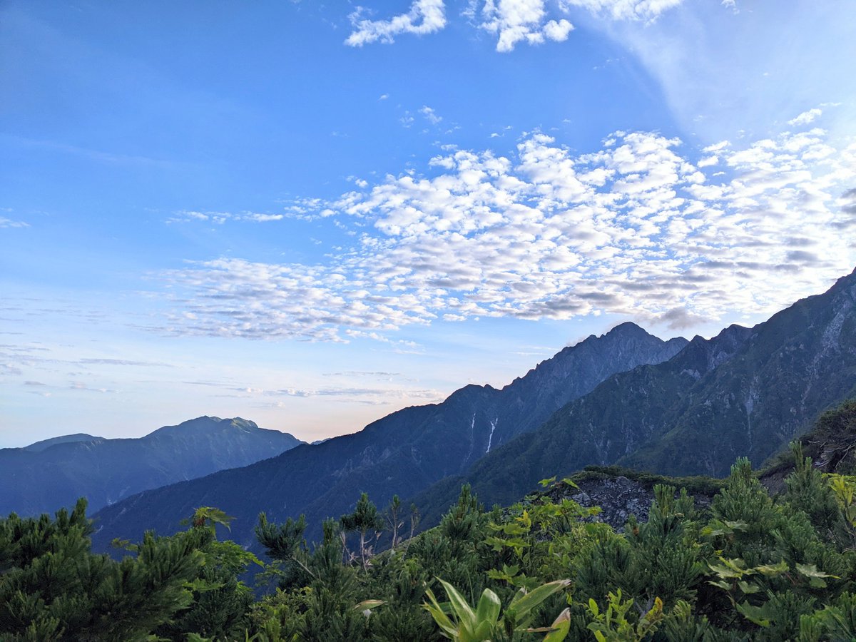 Moriyama_ac's tweet photo. 今日は夏山合宿3日目!!!
奥大日岳に登ってきました！✨
山行中は天気が良くて、いい写真がパシャパシャ撮れました!😊
太陽よ、ありがとう。 https://t.co/hhum5VPCjQ