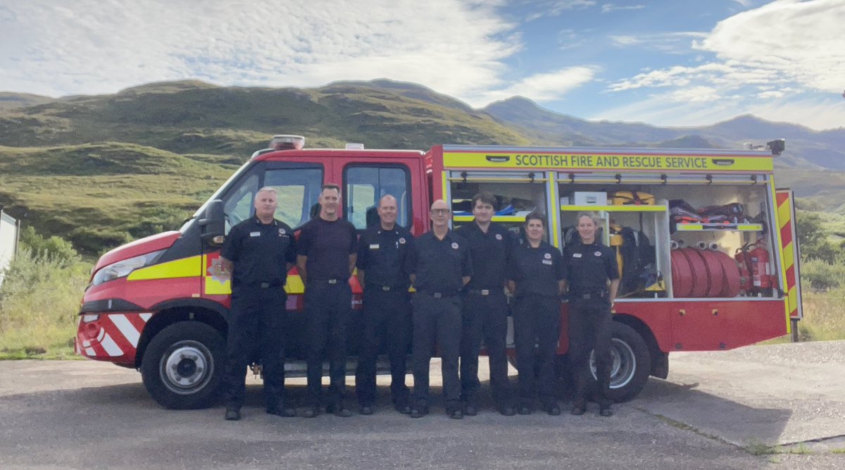 StrontianFire's tweet image. Last night was FF David Curtis’s final drill night at Kilchoan community fire station, as he retires after a fantastic 30 years service to his community. We wish David all the best in his retirement 🚒 🎂