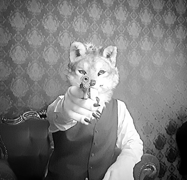 Luft_231019's tweet photo. #ハンドガンは構えるだけでかっこいい
#FursuitEveryday https://t.co/xmhqAoYyj6