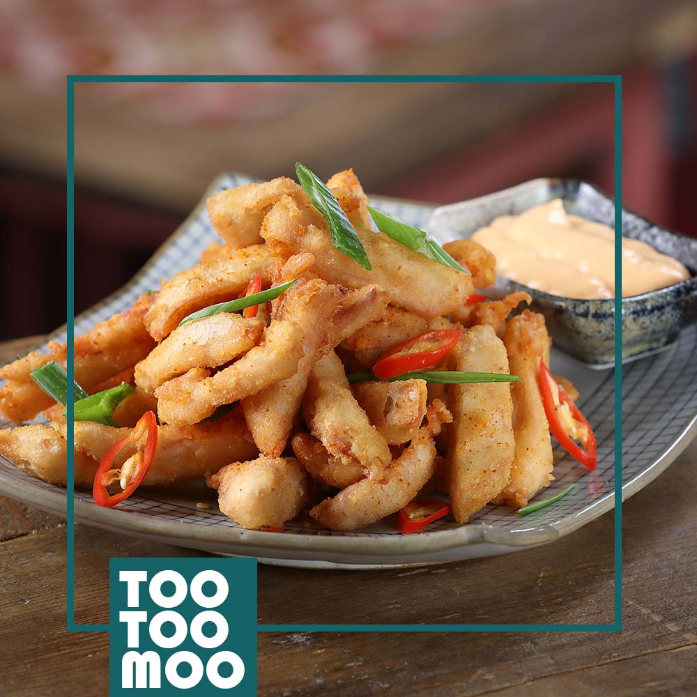 Enjoy 15% off delivery tonight when you order from tootoomoo.com or if you find us on Deliveroo. This tasty dish is Crispy Smoked Chicken and if you haven't tried it yet tonight is the perfect night to try something new! 🌶️