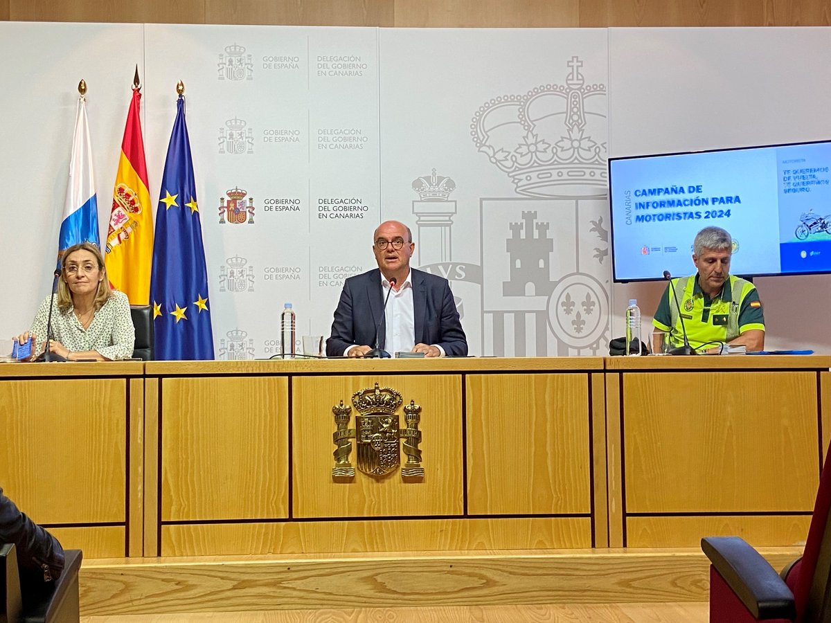 DgCanarias's tweet photo. 🏍️@DGTes  y @guardiacivil ponen en marcha en #Canarias una campaña de concienciación a #motoristas para evitar accidentes

👥El delegado @AnselmoPestana presenta la iniciativa junto a los responsables de DGT y Guardia Civil de Tráfico en el archipiélago

ℹ️https://t.co/Nv3VYYNEU8 https://t.co/5uKJwcH50p