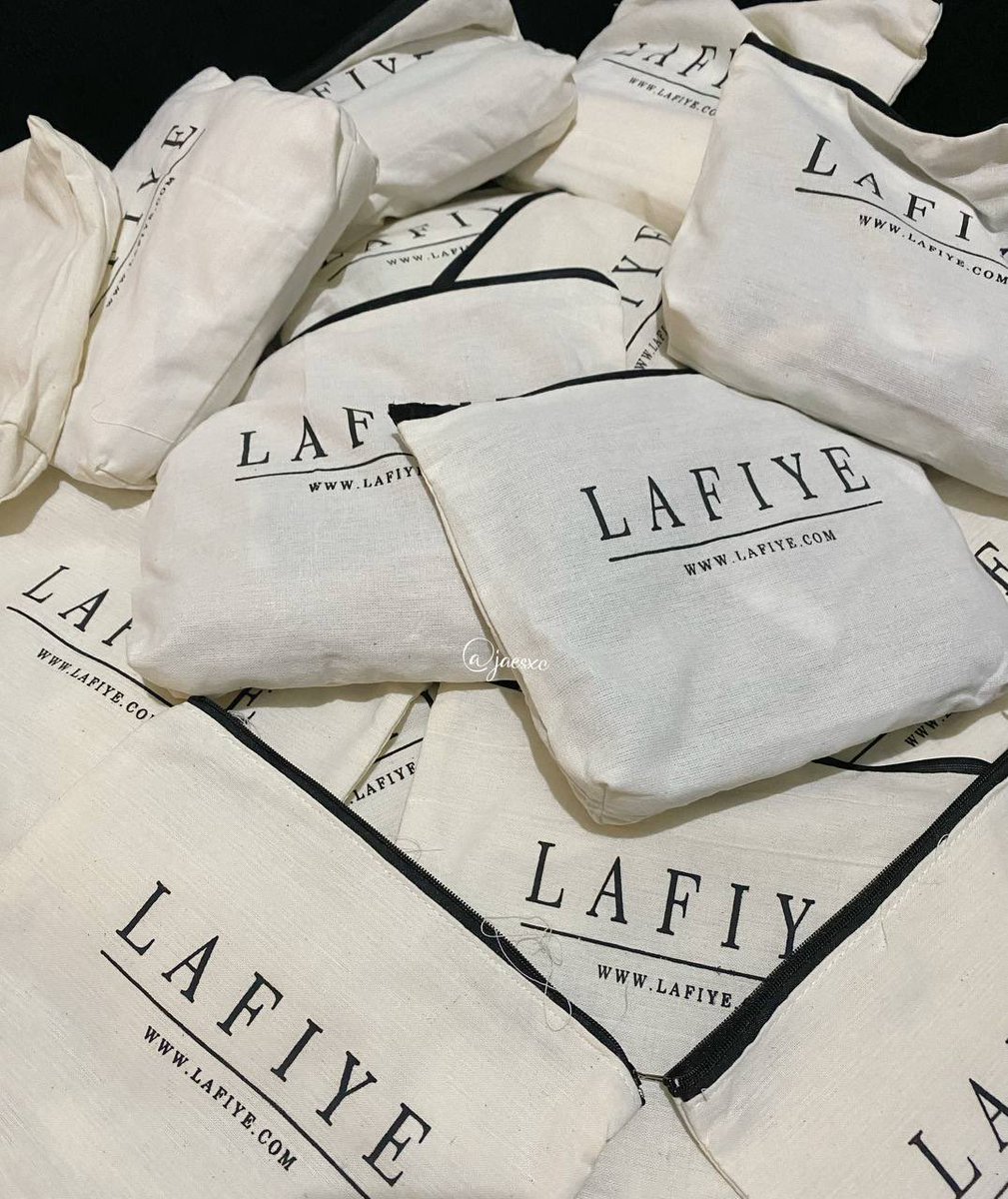 jaesxc's tweet photo. Kalo ditanya angka pastinya berapa, jujur gak akan bisa jawab karna nambah terus😀

🛒 https://t.co/aqMkcDlH5m

Ini tuh salah satu brand yg menurutku paling ok untuk koleksi hijabnya 👍🏻

Aku udah coba 4-5 series hijab mereka, sini aku kasih tau series mana yg paling worth buying! https://t.co/QAaij9wJvJ