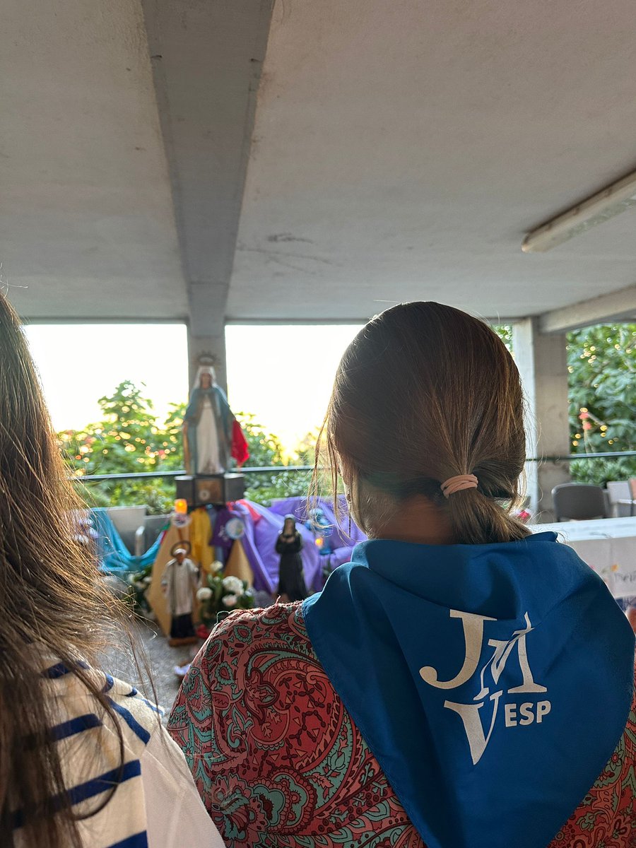 JMV_esp's tweet photo. Y concluimos🔚 la #Escueladecatequistas de #Marín24 con imágenes luminosas que irradian la fuerza de Dios en #JMVEspaña🇪🇸...y mañana comenzamos el Encuentro de los más jóvenes! Bienvenidos!😊🫂 https://t.co/oGag0O3EYs