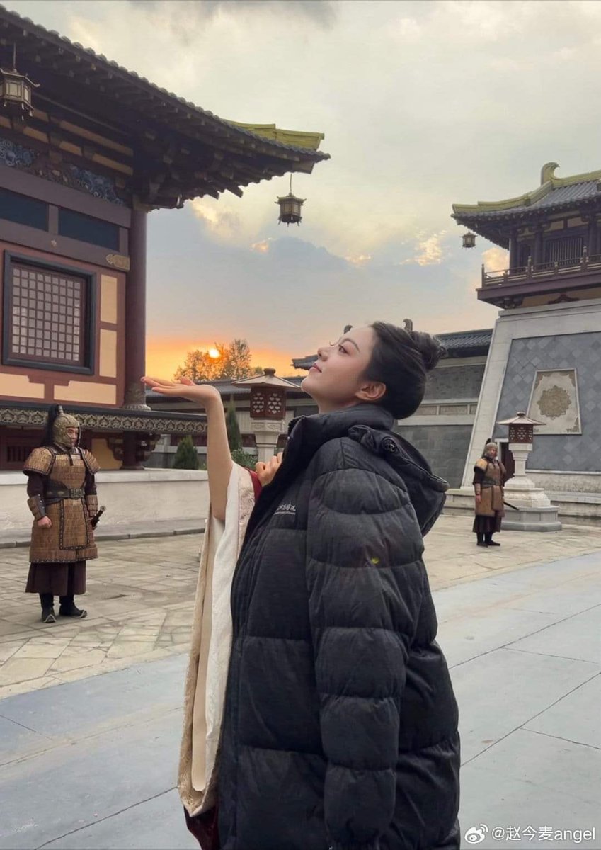 Zhao Jinmai bids farewell to LiRong ❤️😘 we love you baby Maimai 🌾☕💎
The Princess Royal
#ZhaoJinmai 
#AngelZhao
#Maimai