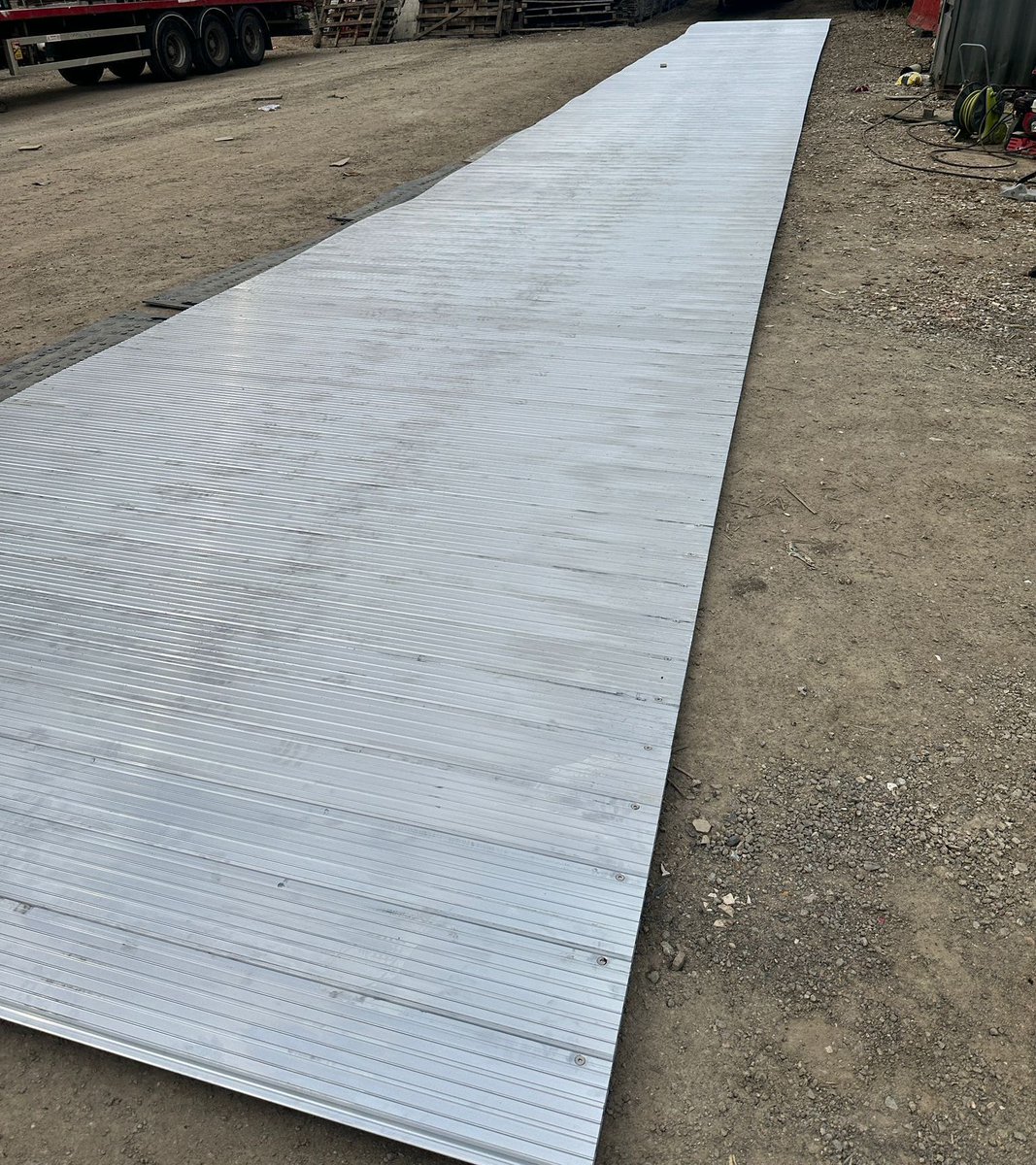 Need the fastest deploying access mat for large vehicles across soft ground?
we have the solution for you.........
The latest addition to our trackway range, the AliTrack Roll
Available to purchase in 3m widths and up to 25 metres in length.
#aluminiumtrackway #temporaryroadways
