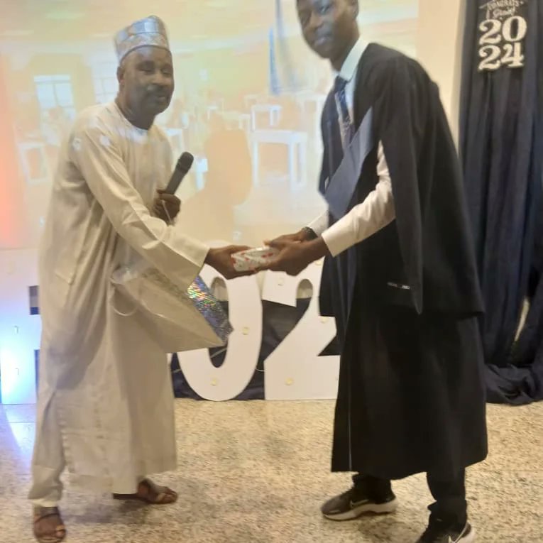 BauKano's tweet photo. Giving Back To The Community; BAUK Presents Award of Excellence To The Best Graduating Student in Economics at the 2024 Graduation Ceremony of Prime College, Kano.
#babaahmeduniversity #primecollege #grauduation2024 #awardofexcellence https://t.co/7fHfpDinRi