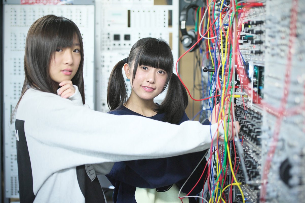 video_think's tweet photo. 【発売中！】

「behind the scenes [寺口夏花＆山崎愛（sora tob sakana）]」収録
「AFTER E TICKET RAP SHOW」

DVD→
https://t.co/6HmKf25xK7
セット→
https://t.co/vVcT615VFt
配信 →
https://t.co/e3szOTIcVD
https://t.co/NbrWG1T6xt

https://t.co/3A9J1lMGbA

#オサカナ #THUNDERBOX #FIVEG https://t.co/VKP8SnpHKS