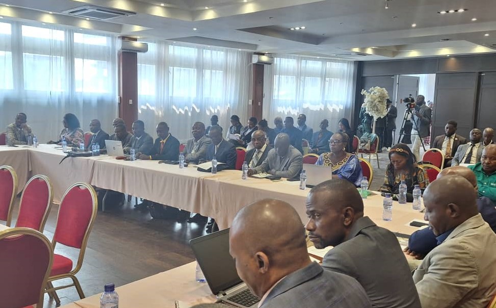Enabel_en_RDC's tweet photo. Ouverture cet avant-midi de la revue annuelle 2023 du Secrétariat Général à la Prévoyance Sociale, avec notre Directrice Pays et le Directeur de Cabinet du @MinSanteRDC. Objectif : Evaluer les activités, les partenariats et le Plan opérationnel 2024.
#enablingchange #ActforImpact https://t.co/cbZm35Dupk