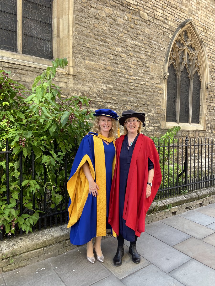 Congratulations to everyone who has graduated this month! We have been celebrating our graduates in Cambridge🎓