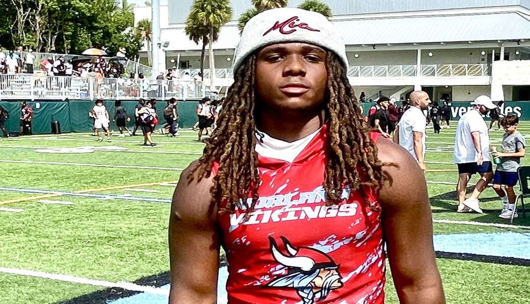 Talent Comes Out For #305/#954 The Crib 7-on-7 Classic. larryblustein.com/news/talent-co…
<a href="/DanLaForestFB/">Dan LaForest 🏈</a> <a href="/305Sportss/">305 Sports</a> <a href="/AnthonyYero1/">Anthony Yero</a> <a href="/MichaelYero/">Michael Yero</a> <a href="/CoachJube/">Coach Jube Joseph</a> <a href="/theridgefb/">SOUTHRIDGE SPARTAN FOOTBALL</a> <a href="/LifeCoachPierre/">Pierre Senatus</a> <a href="/HSHBroncos/">@HSHBroncoFootball</a> <a href="/BigRon56/">Ronnie Thornton Jr</a> <a href="/PHSColonelsFB/">Plantation Football</a> <a href="/DarrellStrongHC/">Darrell Strong</a> <a href="/CreekFootball1/">Coconut Creek FB</a> <a href="/CoachJSloan96/">Johnnie Sloan</a> <a href="/AHS_BALL/">AtlanticFootball</a>