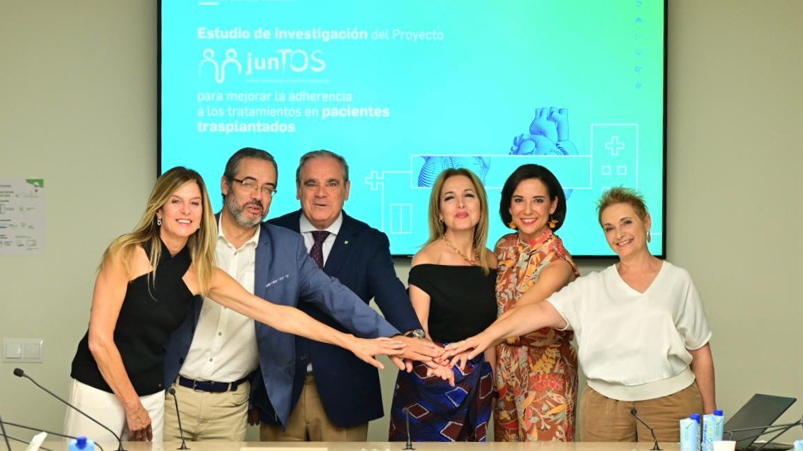 El Consejo General de <a href="/Farmaceuticos_/">Consejo General Colegios Farmacéuticos</a> y la <a href="/sefh_/">S.E.F.H</a> presentan a nivel nacional el estudio de investigación del proyecto #JunTOS para mejorar la adherencia a los tratamientos en pacientes trasplantados.

Esta iniciativa, que cuenta con el apoyo con el apoyo de la <a href="/ONT_esp/">Organización Nacional de Trasplantes</a> y