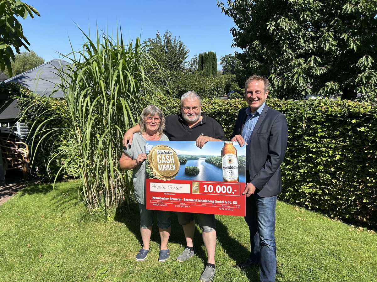 Krombacher Cash-Korken-Gewinn: Familie aus Ostenfelde freut sich über 10.000 € 
▶️krombacher.de/standards/pres…