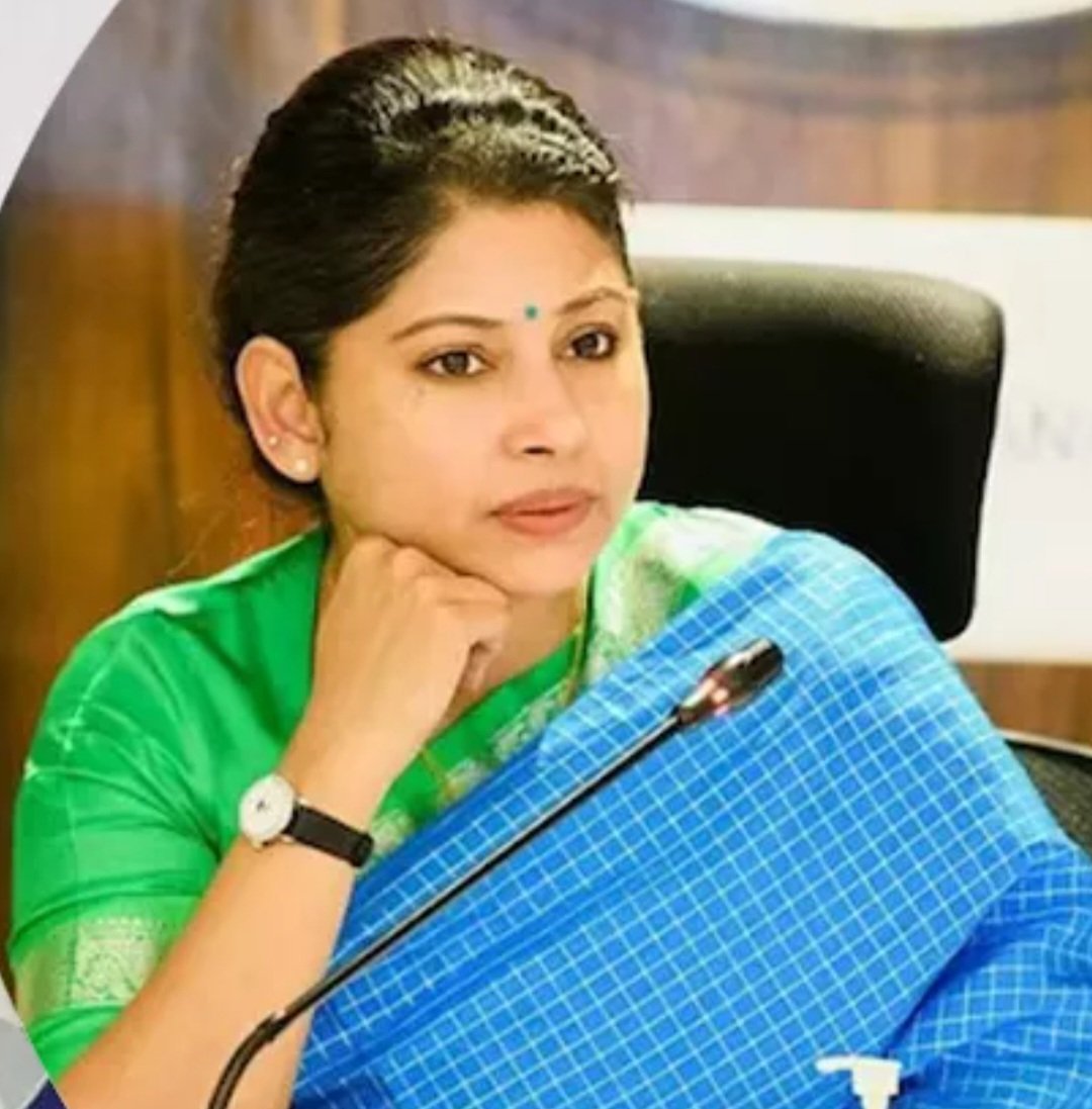 chinthalasaid06's tweet photo. @Smitha_IASfans  గారు.మీకు సివిల్ సర్వీస్ లో ఏ ర్యాంక్ వచ్చిందో తెలీదు కానీ..2014 సివిల్స్ లో మొదటి ర్యాంక్ సాధించిన ఇరా సింఘాల్ వికలాంగురాలు. మీలాంటి కొంత మంది ఉన్నతాధికారులు ప్రోత్సహించిన నకిలీ వికలాంగులను చూసి మొత్తం వ్యవస్థనే అవమానించారు.ఫలితం తప్పకుండా ఉంటుంది. https://t.co/GmLwDL8SAz