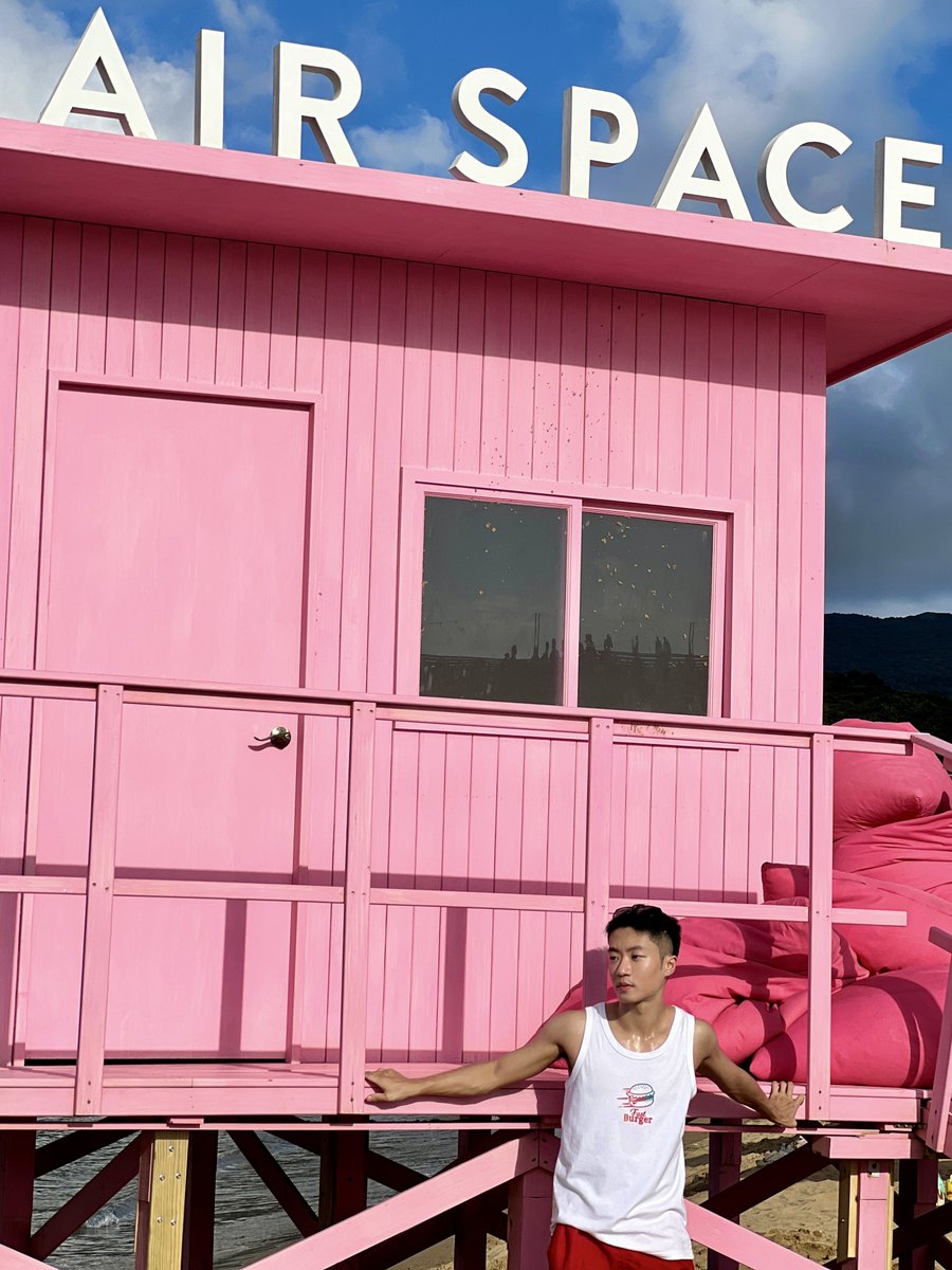loren_yang_'s tweet photo. 打卡一下最近的熱門景點，福隆真的是好多巨人，完全不敢脫謝謝🥲。 https://t.co/ni0QvsHXmT