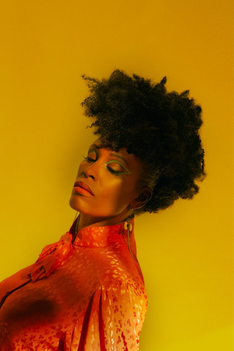 Sandra Nkaké en concert !

Samedi 27 juillet à 21h, Sandra Nkaké vient faire  découvrir son album « SCARS ». Celui-ci retrace son histoire personnelle avec son exil, ses rêves, ses échecs, toutes ses plaies et toutes ses  joies…, ces cicatrices qui font aujourd’hui sa force.