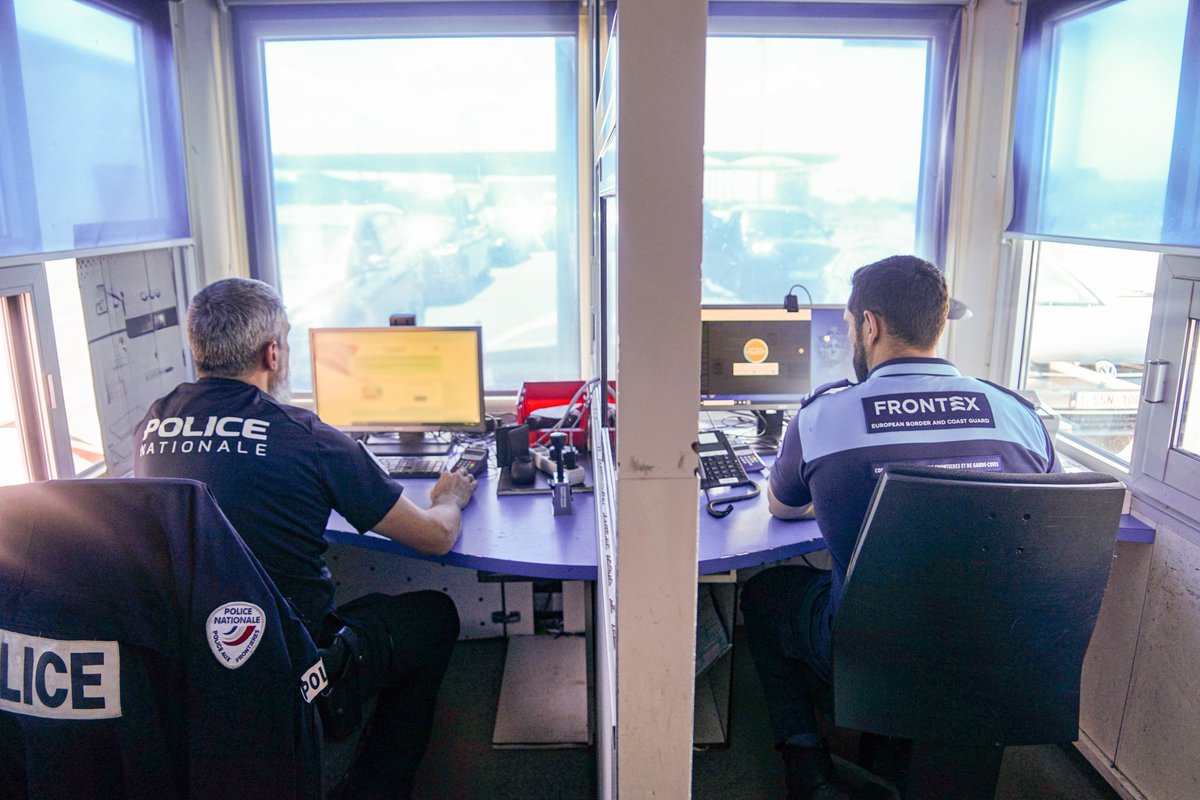 #Frontex is sending a record number of officers to support France for the time of the 2024 Olympic and Paralympic Games!
👮‍♀️👮 230 EU border guard officers on average will support the efforts of 🇫🇷 law enforcement

More: frontex.europa.eu/media-centre/n…