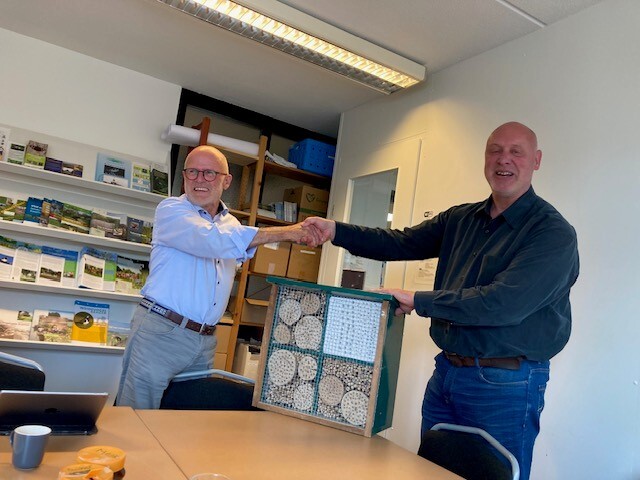 Landschapsbeheer Flevoland heeft een nieuwe voorzitter. Na acht jaar neemt Jan-Eric Geersing afscheid en geeft hij het stokje door aan Andries Poppe. Lees de rest van het bericht op onze website: shorturl.at/6se9n