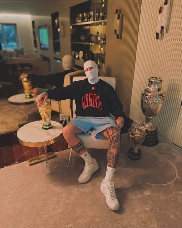 FancyDiMaria_'s tweet image. Guess the Player?

Answer with #SompaSports