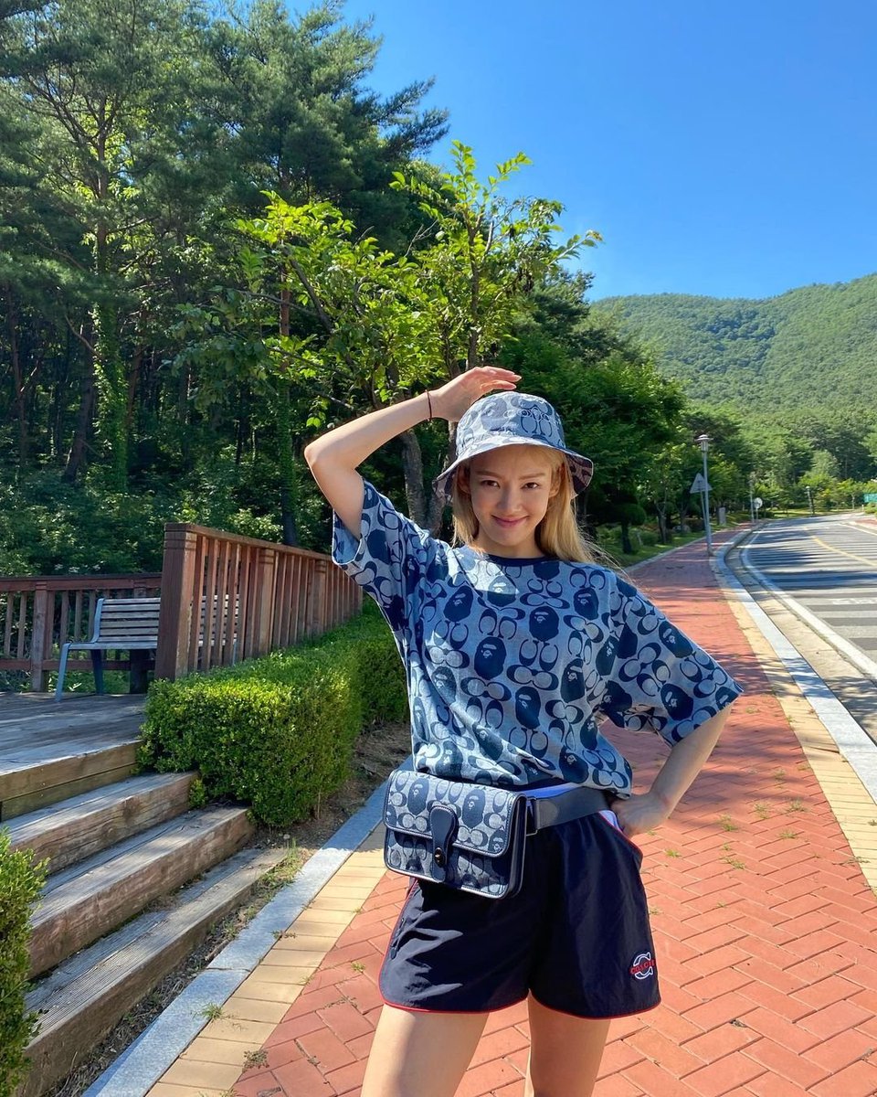 n_snsd_ot8_'s tweet photo. 210723 Hyoyeon Instagram 
짜잔 👀 ✨✨
.
#CoachNY #BAPExCoach
.
.
#광고 #협찬 #ad 

#효연 #Hyoyeon #소녀시대 
#SNSD #GirlsGeneration https://t.co/Kynv5RosoH