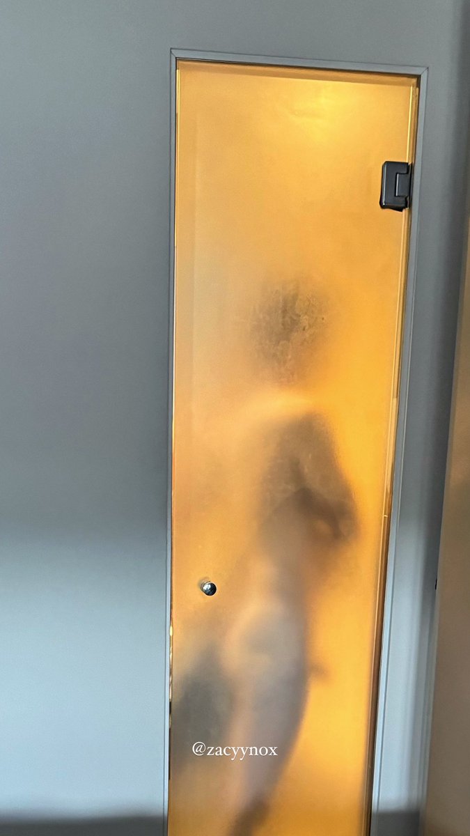 Zacyynox tweet media