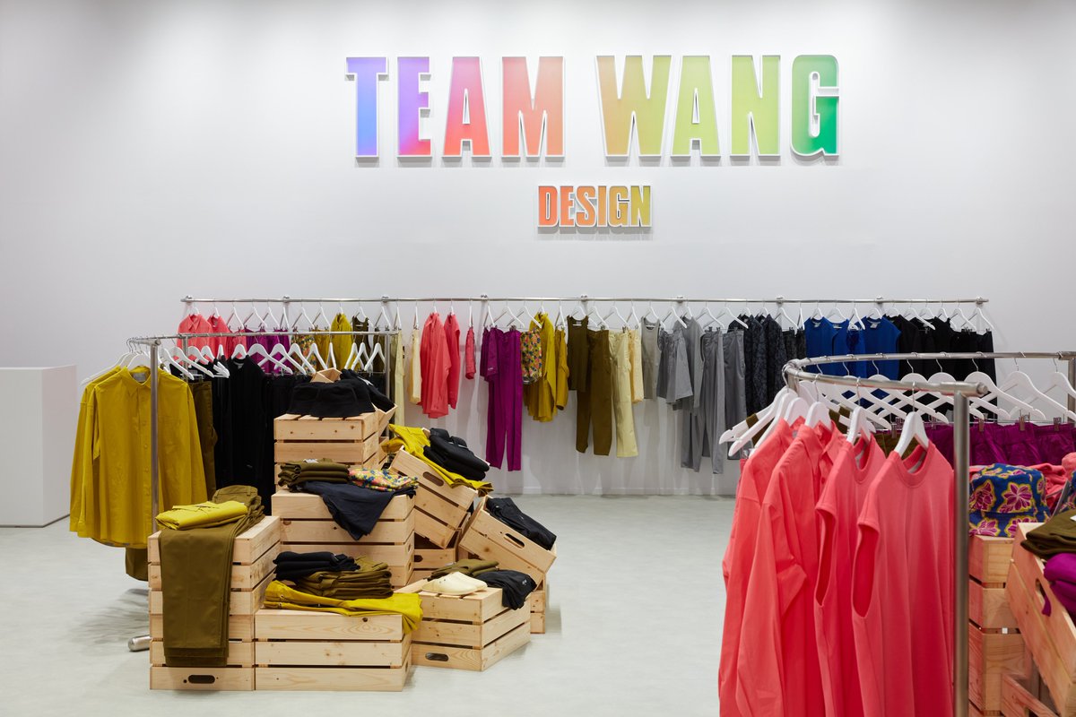 teamwangdesign_'s tweet photo. TEAM WANG design SPARKLES - I SEE THE LIGHTS 🖤❤️🧡💛💚💙💜🤍

📍TEAM WANG design “I SEE THE LIGHTS” Concept Space
🇹🇭Bangkok·EMSPHERE
July 20th, 2024 - August31th,2024 10:00AM-20:00PM
M Floor,EMSPHERE

#TEAMWANGdesign
#TEAMWANGSPARKLES
#ISEETHELIGHTS https://t.co/JtUywTfhnE