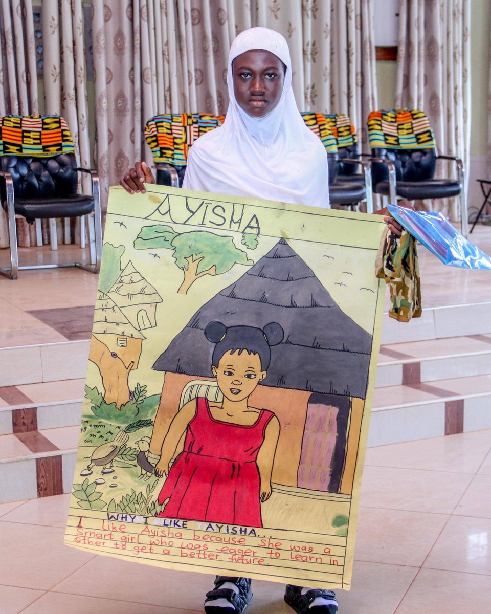 pdaghofficial's tweet image. The #CCLP aims to inspire #creativity through reading. Here are the #winning art works from #children in the #AhafoSoutheast and #Westdistricts based on #book characters that they loved 😍 #GranHermano #PDA #NestleGhana #MagicLibraries   #ChildrensBooks