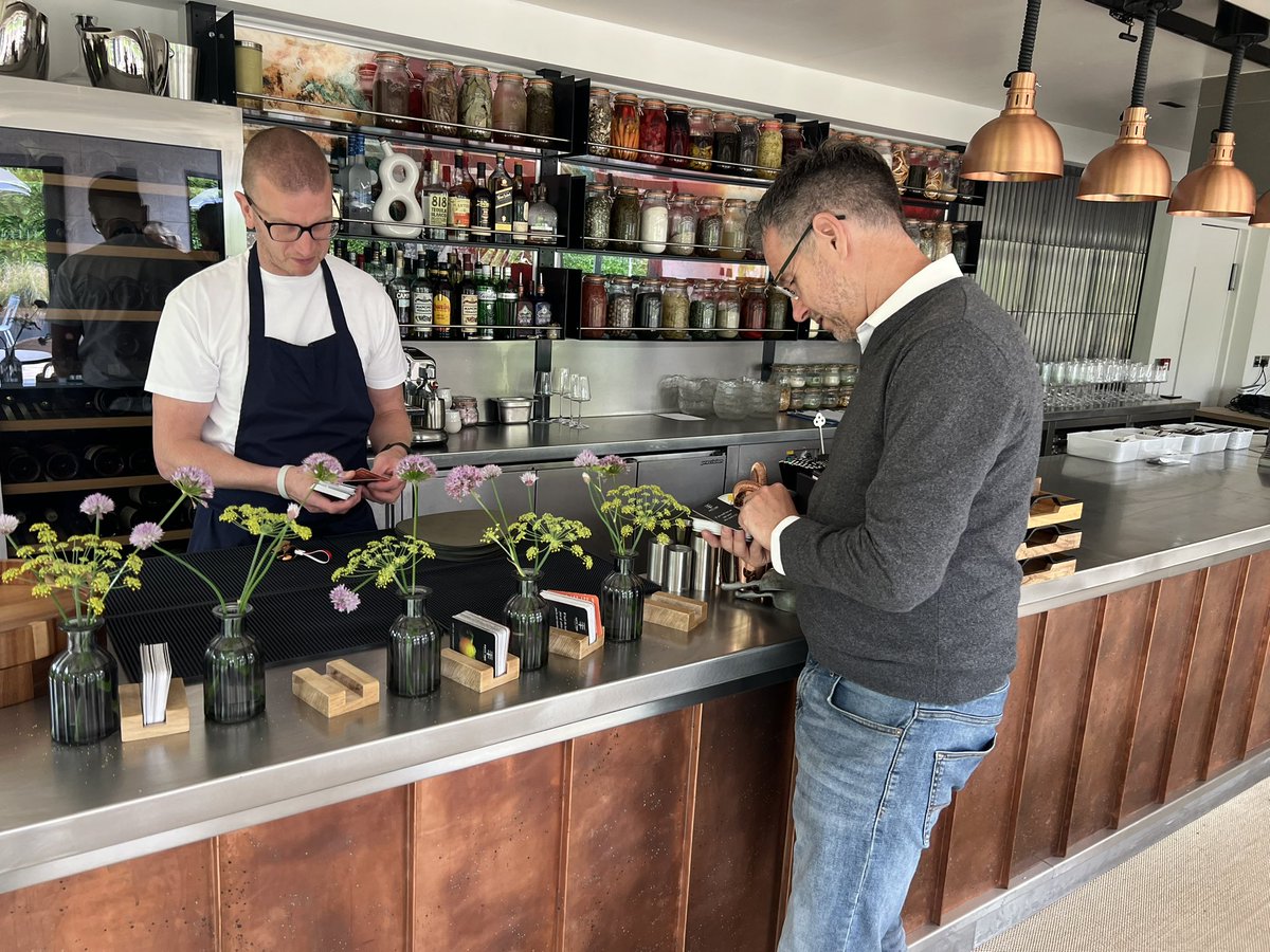 stephaniejmoon's tweet photo. Exciting collaboration ahead for our #ChefDevelopmentprogramme @RuddingPark with @gallo @Delifreshltd @local_food @RunnChef1983 @RobeyKate it’s all about the rice and fruit and vegetables 😀😀😀🍚🍚🍚🍚🍚🥕🍓🪴 https://t.co/5vsi619h1w