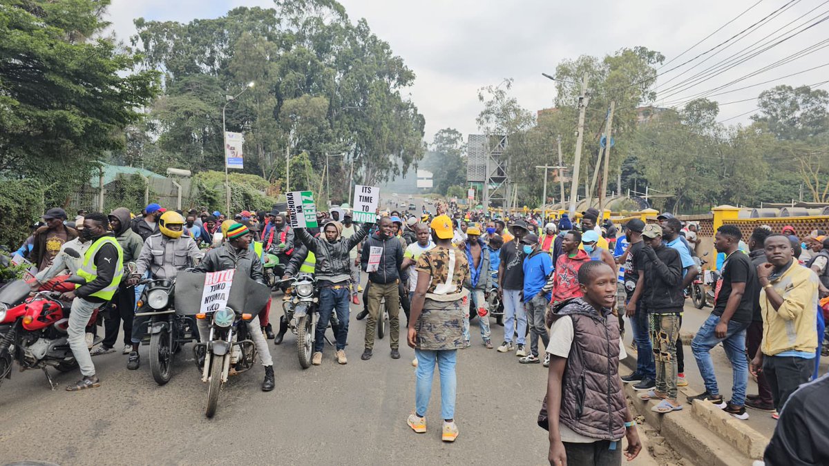RobertAlai's tweet photo. Many Kenyans also turned up to say that those we want to dethrone Ruto should wait for 2027. 

Ruto must finish his term of 5 years. Coup plotters working with the media and civil society should stop the anarchy. https://t.co/MNTzEyNBrS