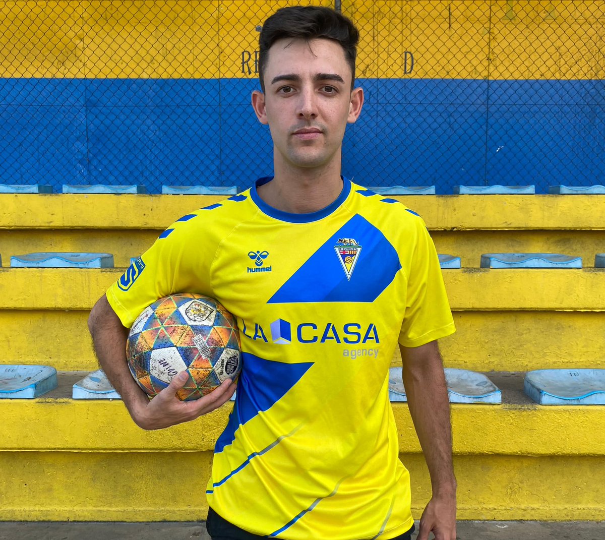 𝙍𝙞𝙫𝙚𝙧𝙤 🙉

🗣️ | “Me he tomado mi tiempo para elegir equipo porque buscaba un proyecto que me ilusionase. He disfrutado mucho en <a href="/KingsLeague/">Kings League Spain</a>, un escaparate único, pero ahora solo pienso en vivir la experiencia que es ser de la Guine”

#SoydeLaGuine 🇸🇪 | #1cat2 | #Futbolcat