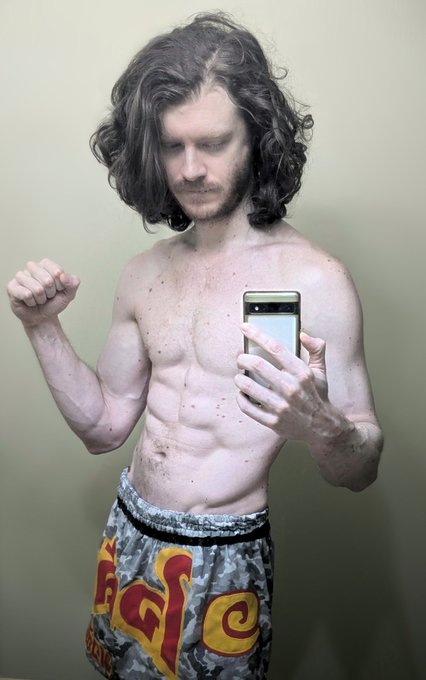 my circadian rhythm has cte https://t.co/9ulhNQYrWE