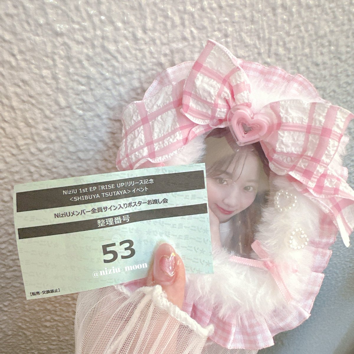 NiziUメンバー全員サイン入りポスターお渡し会