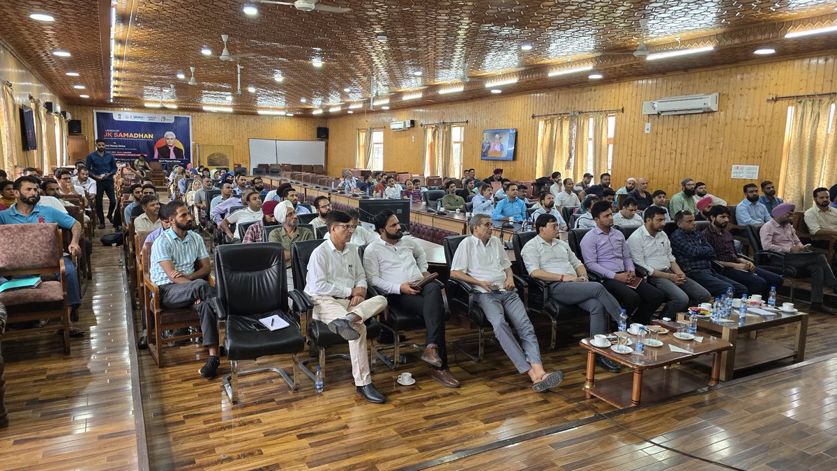 DCBaramulla's tweet photo. DC B'la @mingasherpa along with ADDC,Syed Qamar Sajad,all the District officers &amp; others attend the launch event of JK-Samadhan, J&amp;K's Unified Grievance Redressal system through virtual mode from Dak Bunglow B'la.
@OfficeOfLGJandK
@diprjk
@PIBSrinagar @ddnewsSrinagar @DDNewslive https://t.co/BoAXYb9brG