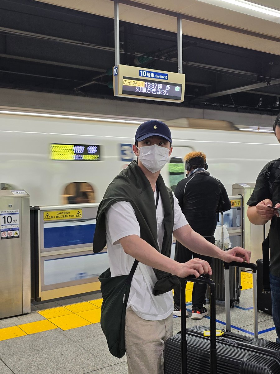 companysoosoo_'s tweet image. DOH KYUNG SOO ASIA FAN CONCERT TOUR
[BLOOM in JAPAN] Behind Photo

#도경수 #DOHKYUNGSOO
#FANCONCERT_BLOOM⠀
#BLOOM_in_JAPAN