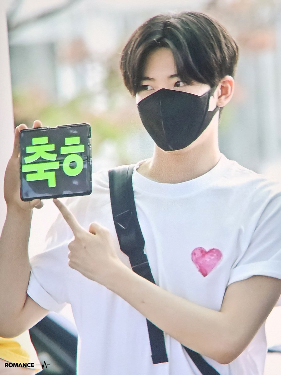 romance0099's tweet image. 240723 재혁몬 생일 축하해주는 열일하는 그와 그의 갤럭시폴드 #준규 #JUNKYU #ジュンギュ