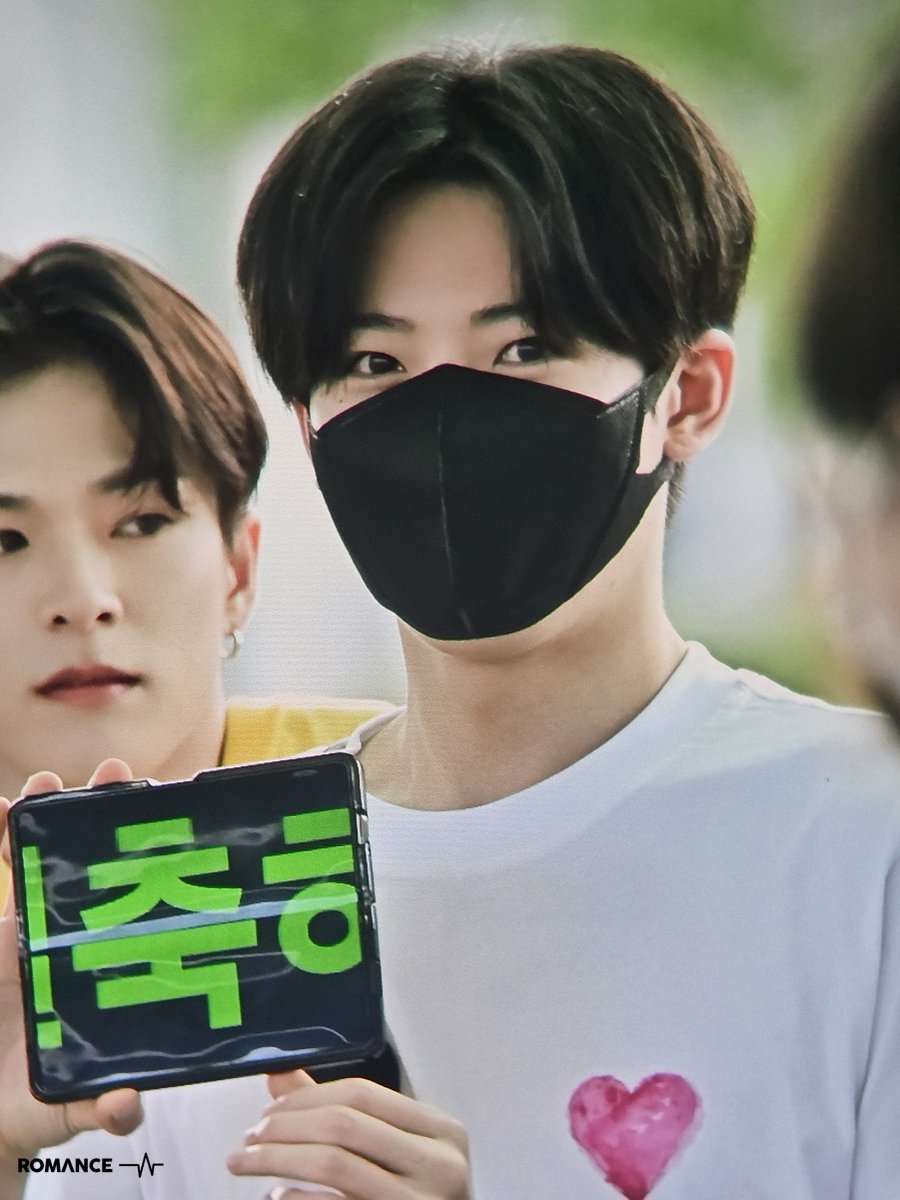 romance0099's tweet image. 240723 재혁몬 생일 축하해주는 열일하는 그와 그의 갤럭시폴드 #준규 #JUNKYU #ジュンギュ