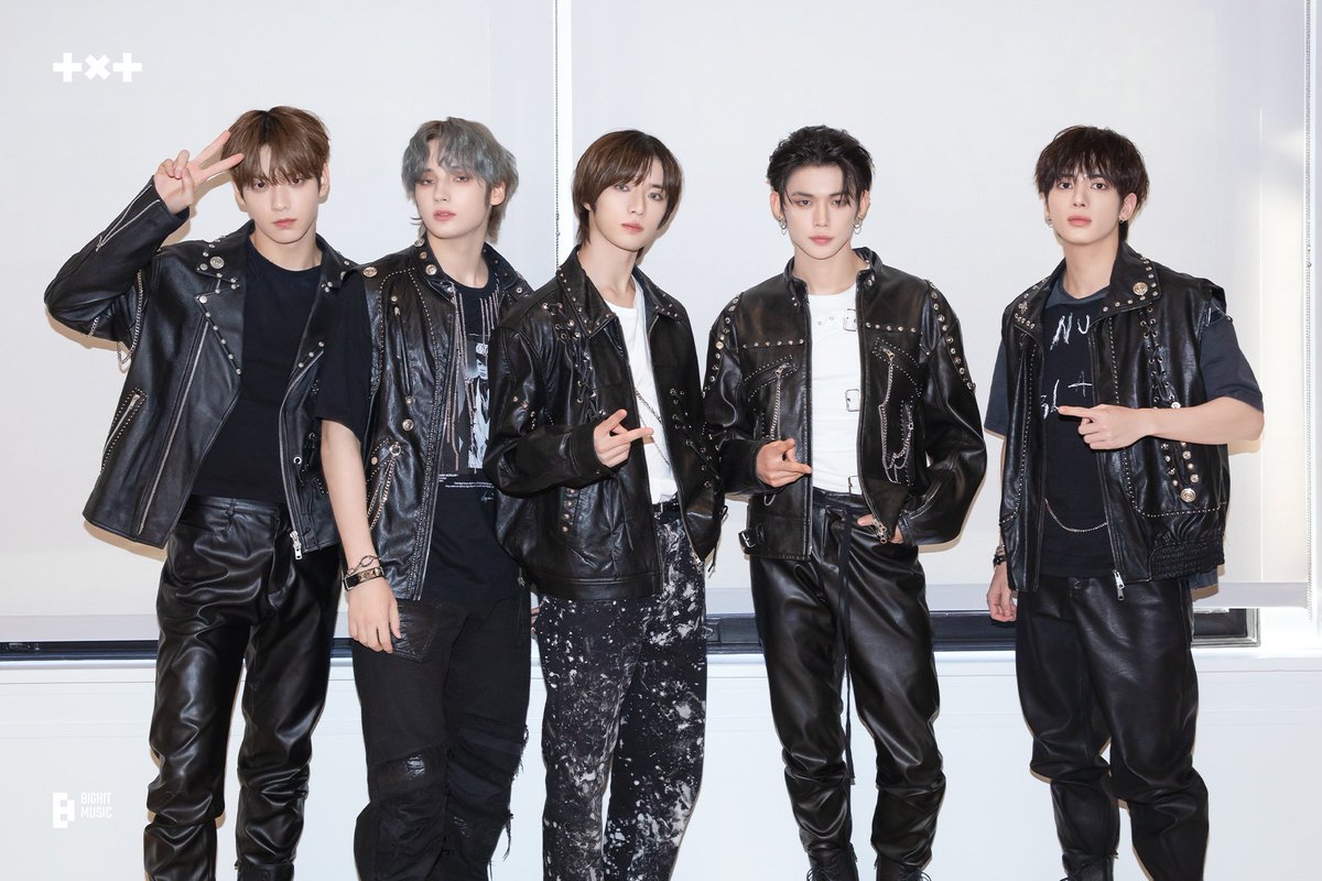 TXT_bighit's tweet photo. GalaxyxTXT: 'Open Always Wins' l samsung Photo Sketch
(https://t.co/YpF0LLuHfH)

#투모로우바이투게더 #TOMORROW_X_TOGETHER #TXT
#OpenAlwaysWins #GalaxyxTXT https://t.co/03k0NU9Hvp
