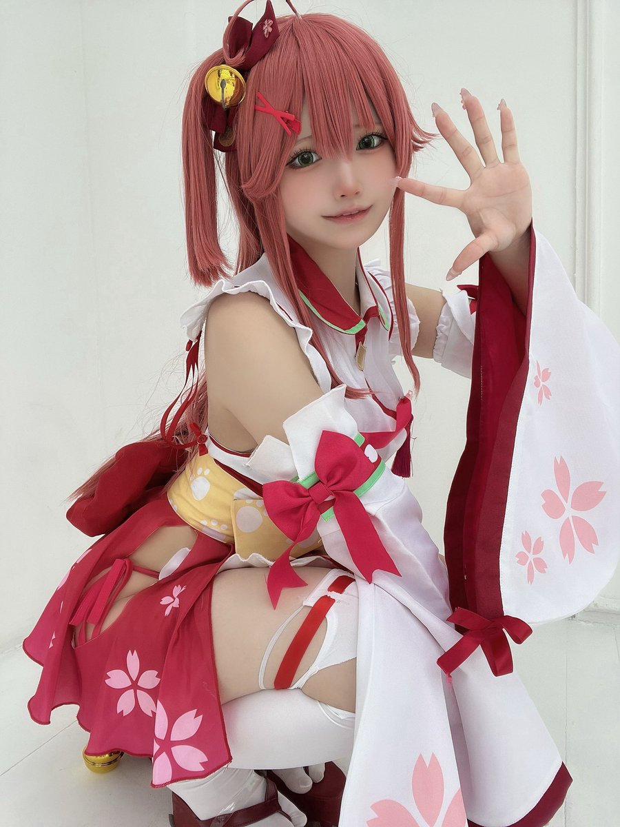 sakurasuzu35p's tweet photo. みこちゃん、横から見ると布が少ない、こまる！！ https://t.co/N7PWDUBfap